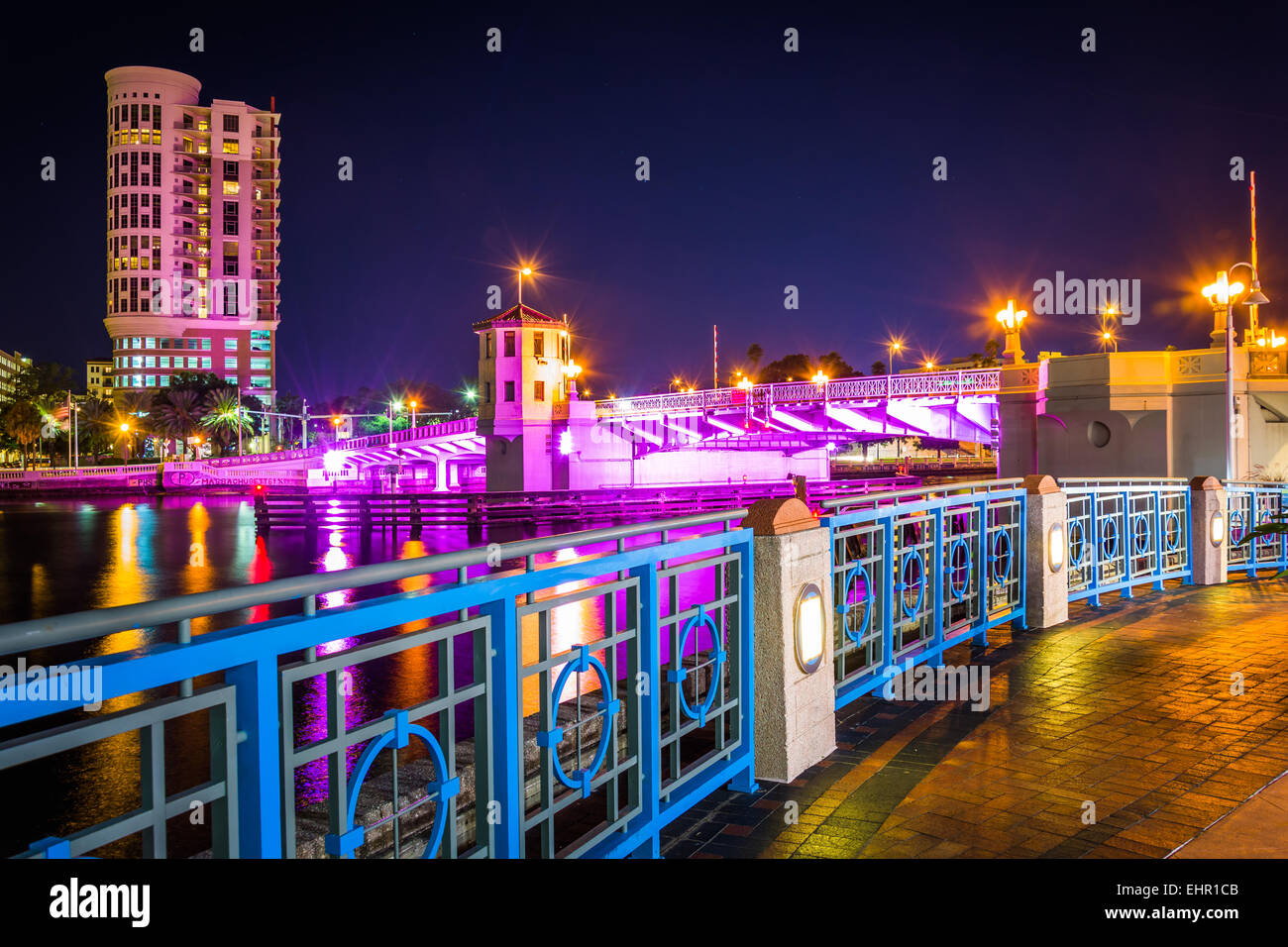 Saturday, January 30, 2021; Tampa, FL, USA; Fans pose for a photo at the Super  Bowl Experience at Tampa Riverwalk. The Tampa Bay Buccaneers will hos Stock  Photo - Alamy