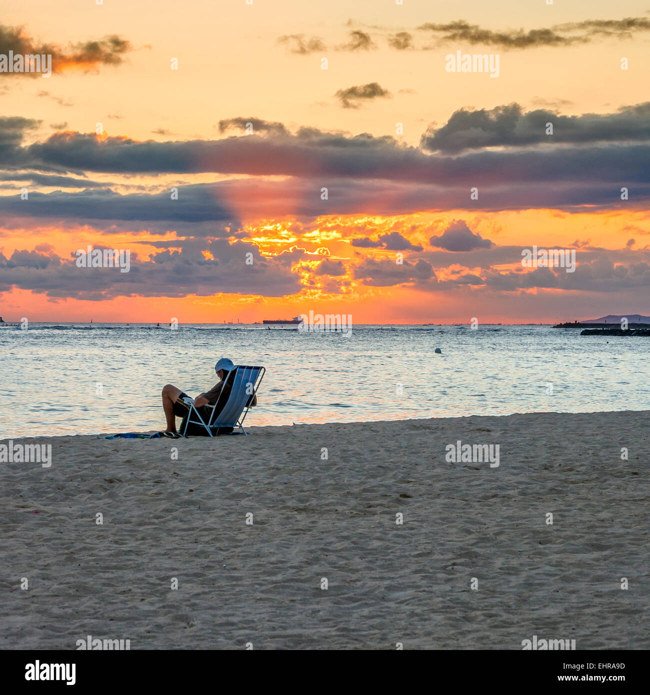 Waikiki beach sunset hi-res stock photography and images - Alamy