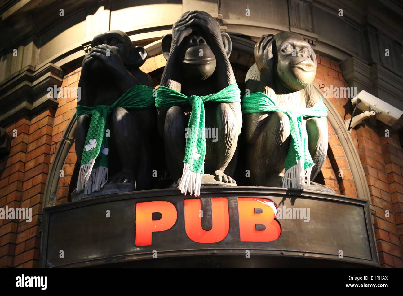 Sydney, Australia. 17th March, 2015. Irish revellers celebrated St Patrick’s Day in Sydney by getting drunk at pubs. Pictured is the 3 Wise Monkeys pub at 555 George Street. Credit:  Richard Milnes/Alamy Live News Stock Photo