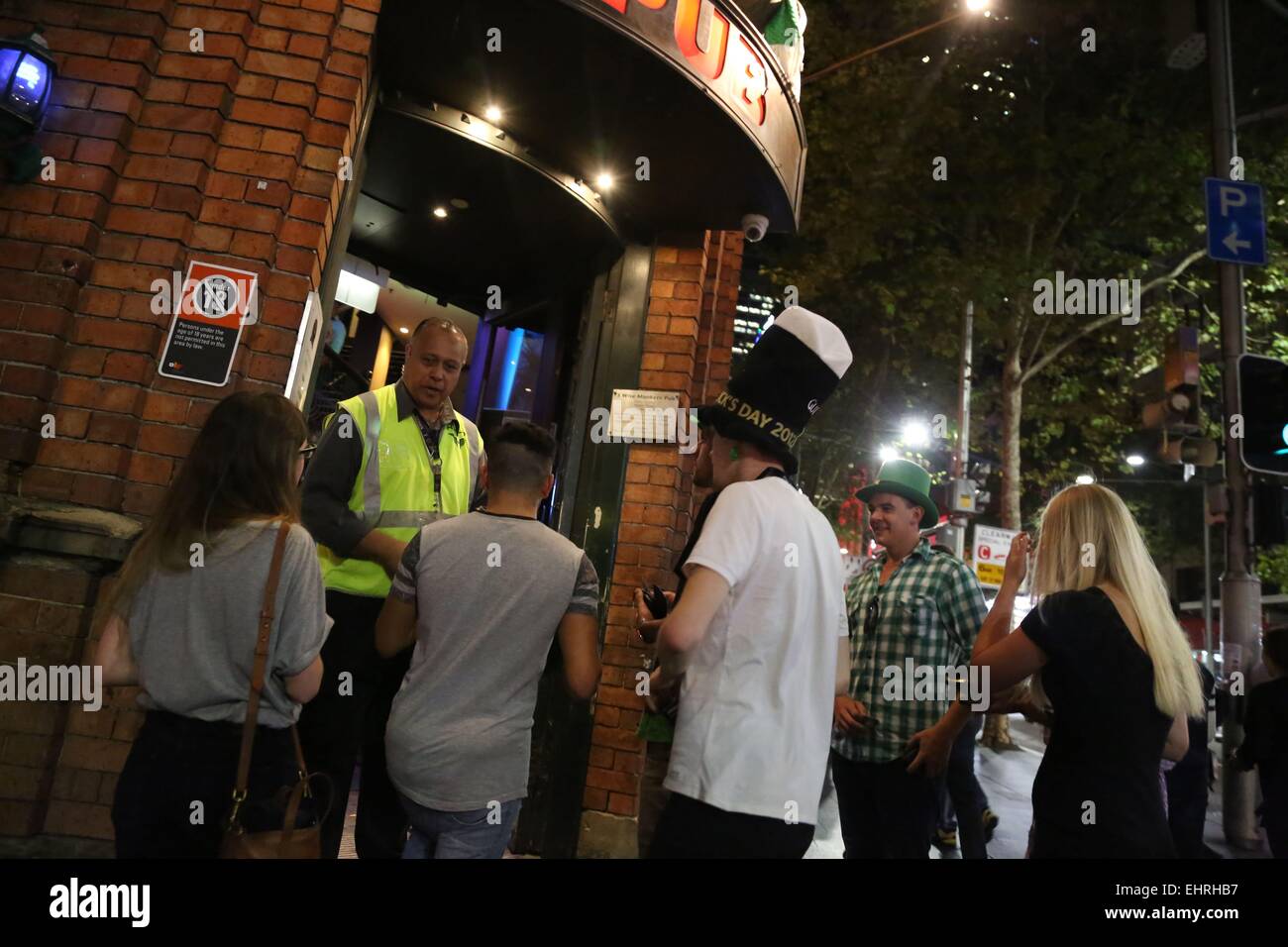 Sydney, Australia. 17th March, 2015. Irish revellers celebrated St Patrick’s Day in Sydney by getting drunk at pubs. Pictured is the 3 Wise Monkeys pub at 555 George Street. Credit:  Richard Milnes/Alamy Live News Stock Photo