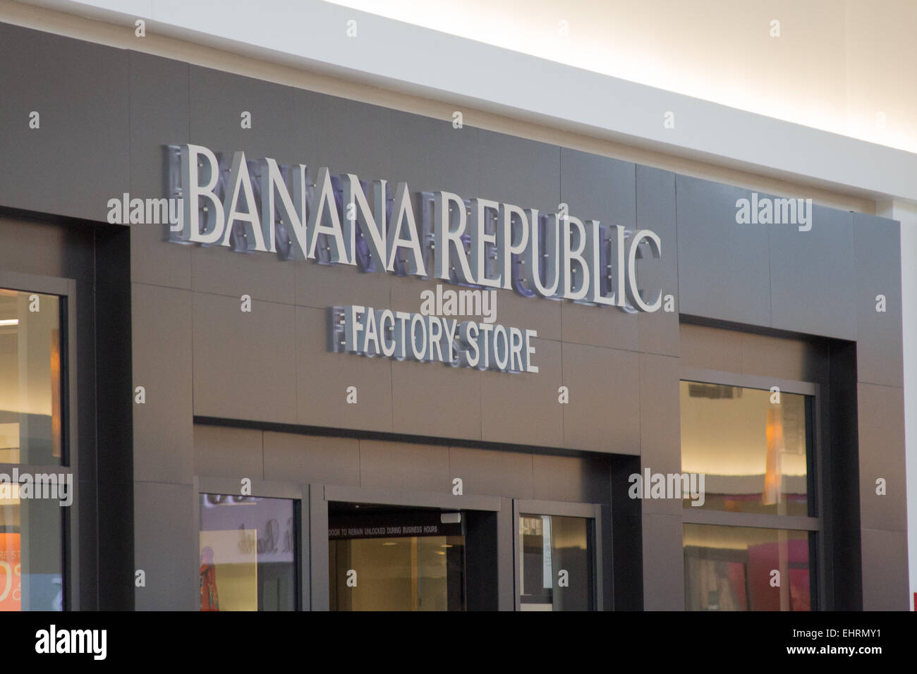Banana Republic store at the Fashion Outlets of Chicago mall in Rosemont, near  Chicago O'Hare airport, Illinois, USA Stock Photo - Alamy