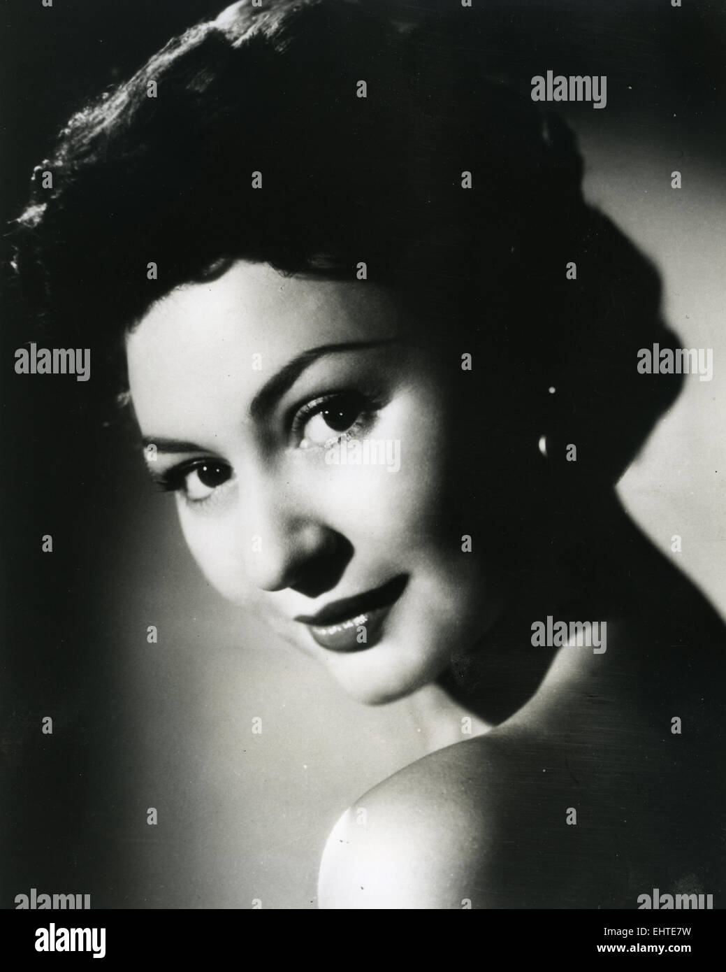 ADELE LEIGH (1928-2004) English operatic soprano about 1955 Stock Photo