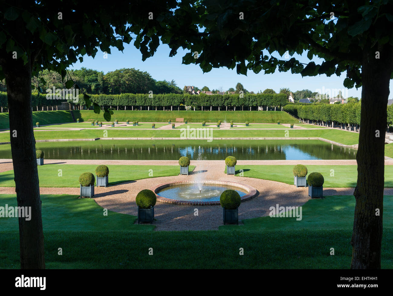 Chateau Villandry and gardens with pond and fountain. Stock Photo