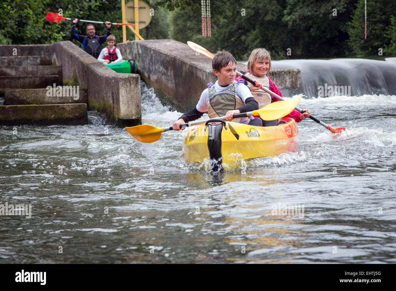 Family france canoe hires stock photography and images Alamy