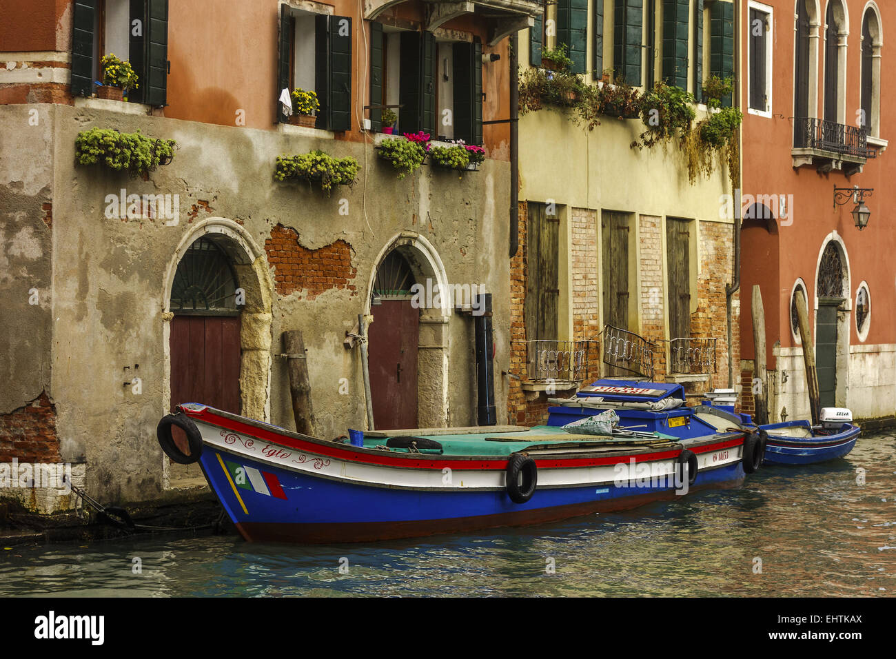 Gondolas moored on canal hi-res stock photography and images - Alamy