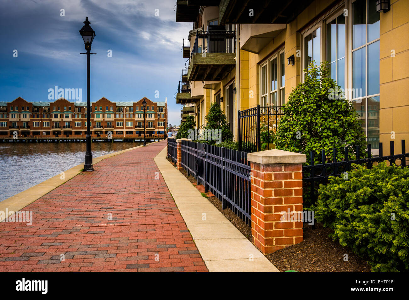 Homes on the waterfront in Fells Point, Baltimore, Maryland Stock Photo