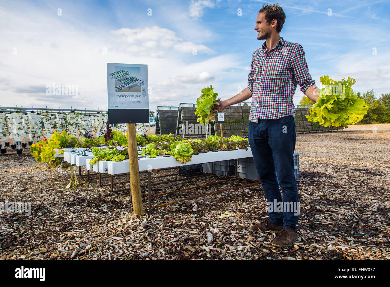 DEMONSTRATION OF URBAN FARMING, SAINT-CYR L'ECOLE (78) YVELINES, ILE-DE-FRANCE, FRANCE Stock Photo