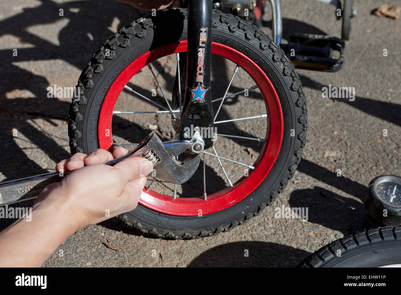 bicycle wheel wrench