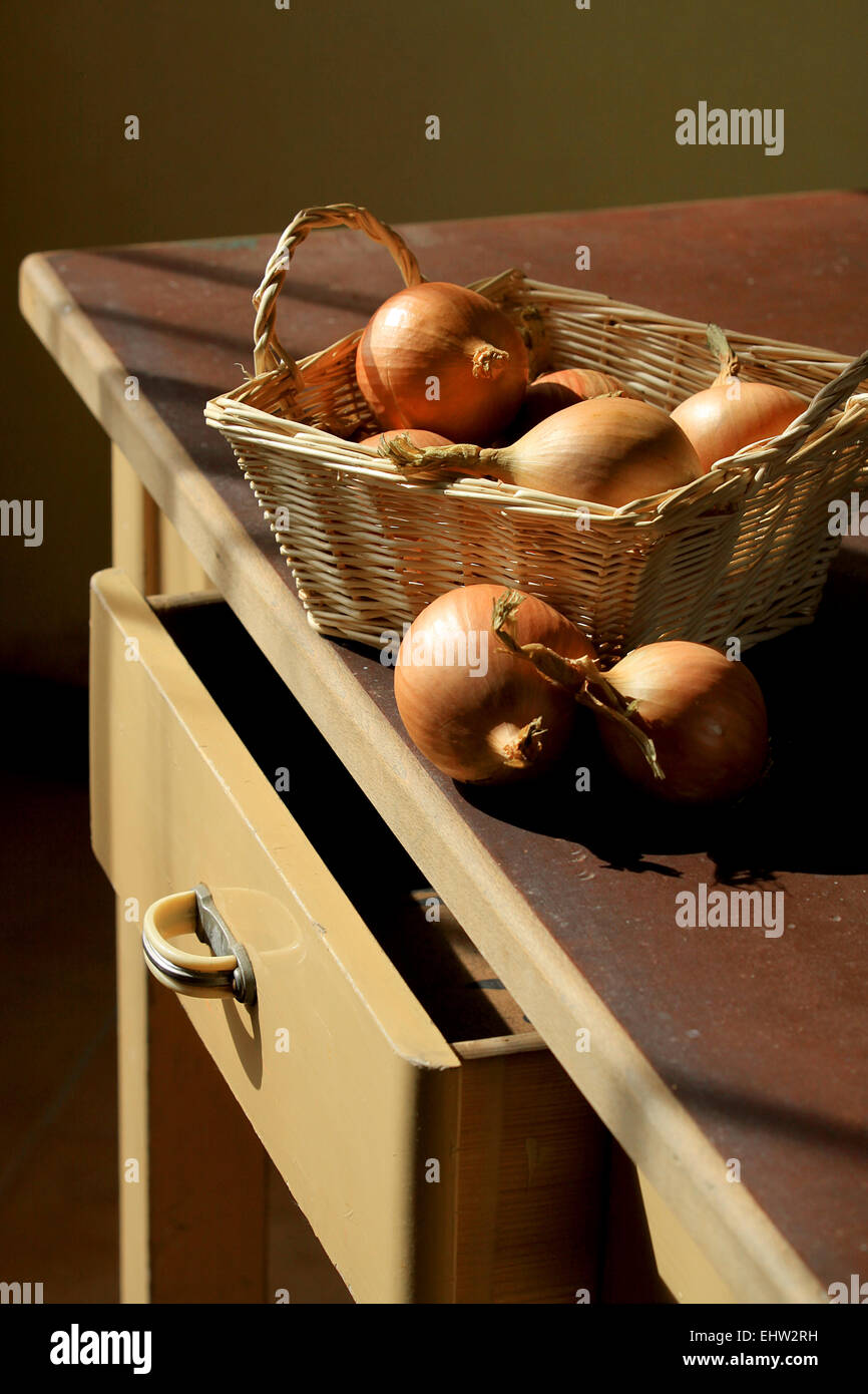 Onion peel tea hi-res stock photography and images - Alamy