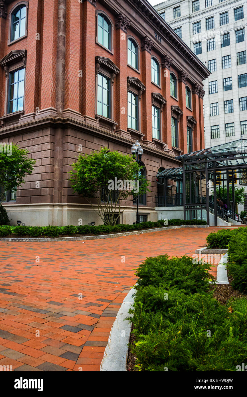 Brick walkway and buildings in Boston, Massachusetts Stock Photo - Alamy
