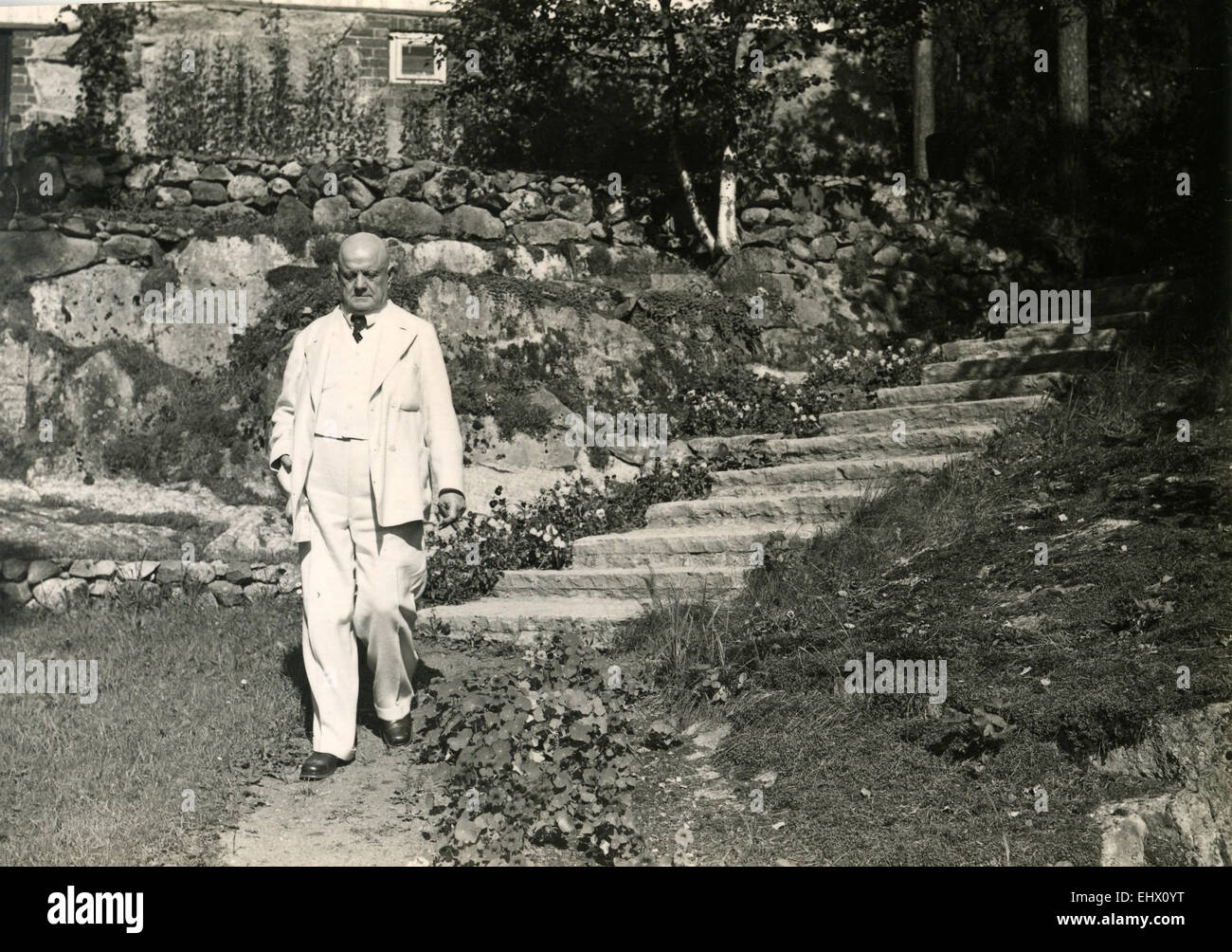 JEAN SIBELIUS (1865-1957) Finnish composer at his Jarvenpaa home in 1939 Stock Photo