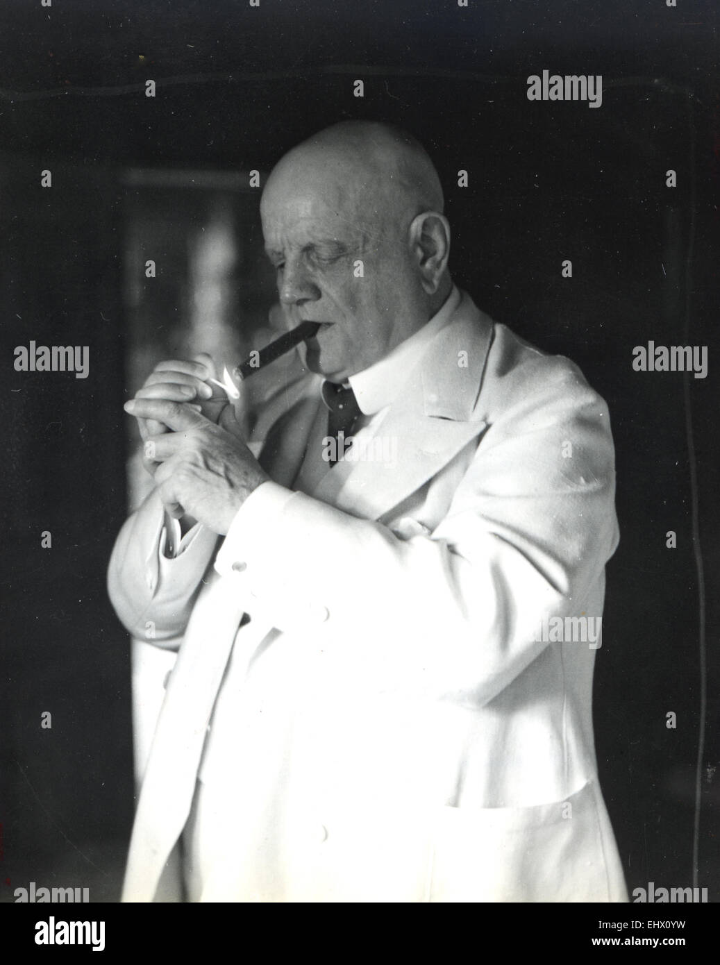 JEAN SIBELIUS (1865-1957) Finnish composer at his Jarvenpaa home in 1939  Stock Photo - Alamy