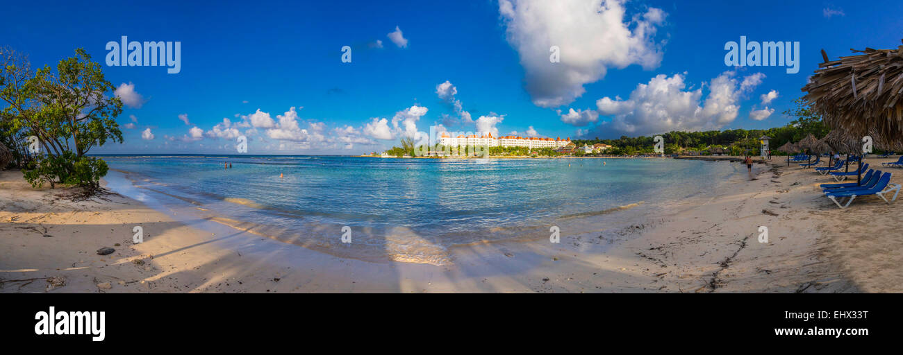 Caribbean, Jamaica, Runaway Bay, View of a hotel from a sandy beach Stock Photo