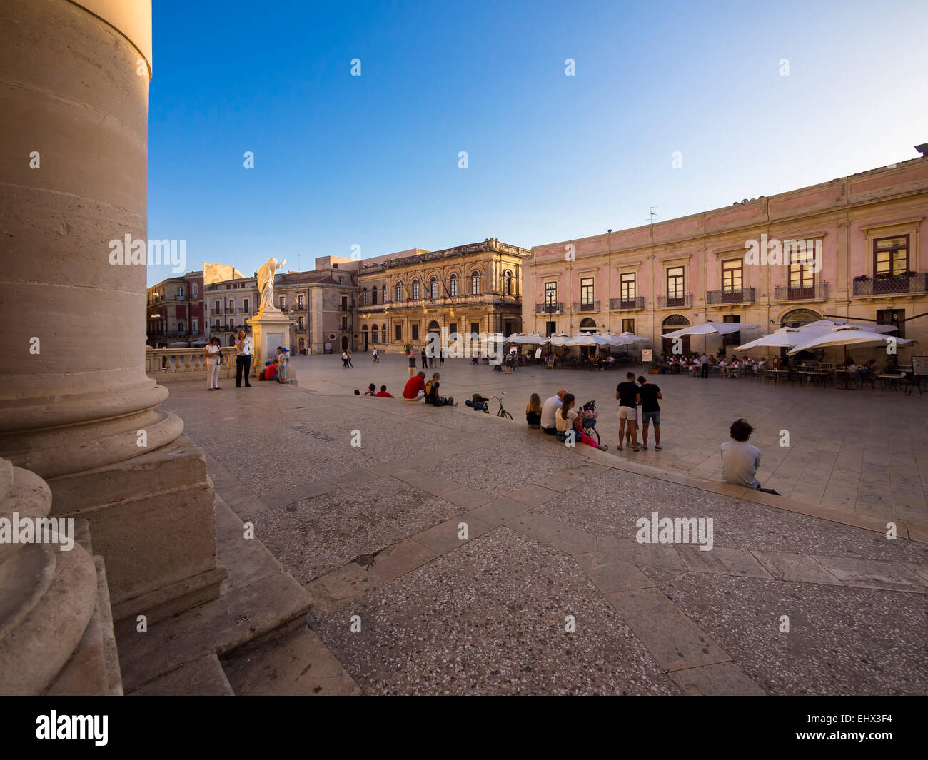 Italy, Sicily, Syracuse, Cathedral Santa Maria delle Colonne and cathedral square Stock Photo