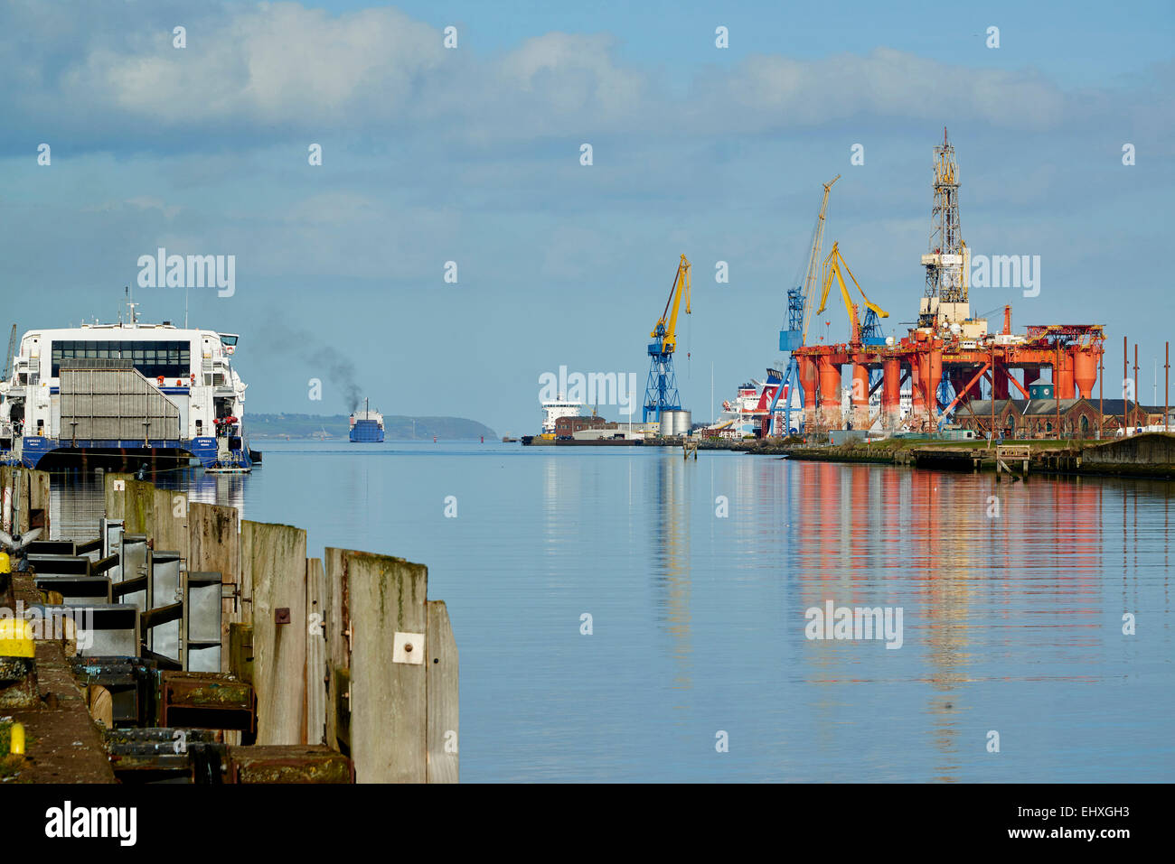 Oil rig at Harland & Woolfe on the Waterfront Belfast, Northern Ireland Stock Photo Alamy