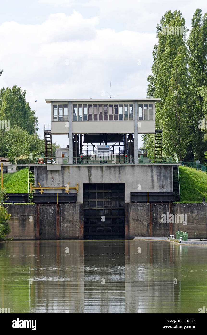 Première écluse (Lock number 1) of the Canal du Centre, Burgundy, France. Seen from the Saône River side of the lock. Stock Photo