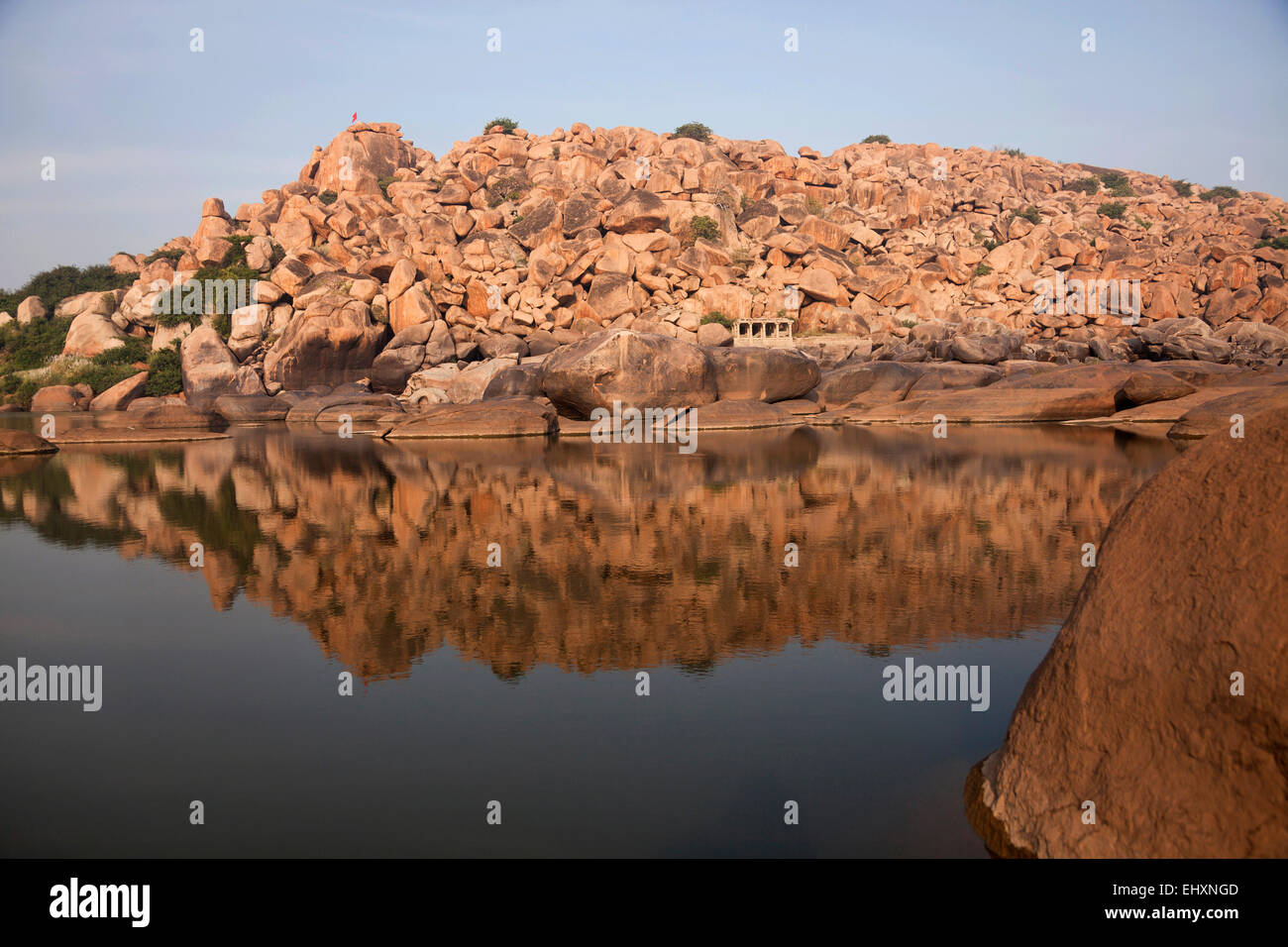 India, Karnataka, landscape with granite rocks at River Tungabhadra in
