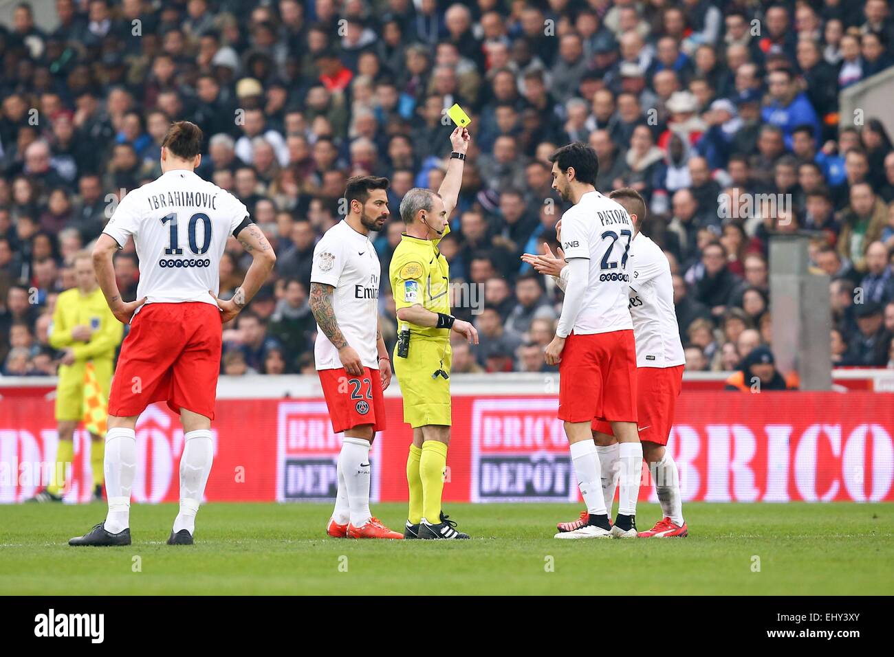 Arbitre Lionel Jaffredo/Javier PASTORE - 15.03.2015 - Bordeaux/Paris Saint  Germain - 29e journee Ligue 1.Photo : Manuel Blondeau/Icon Sport Stock  Photo - Alamy