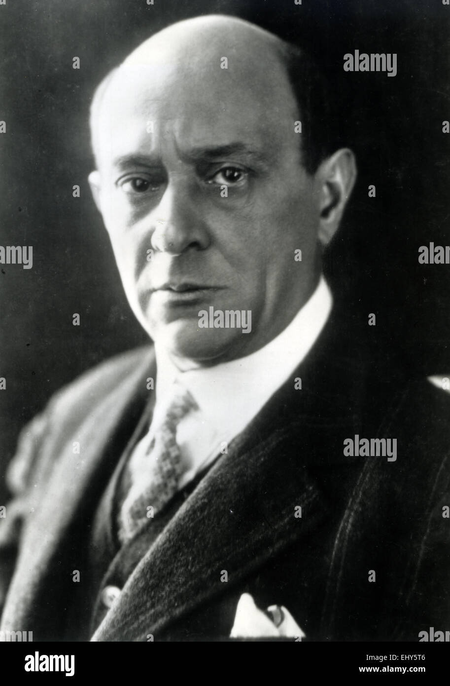ARNOLD SCHOENBERG (1874-1951) Austrian composer about 1947 Stock Photo