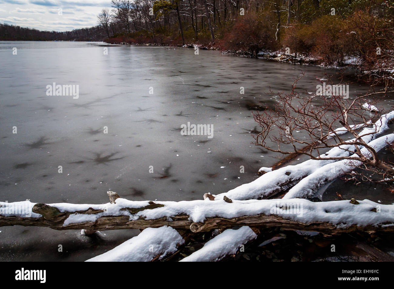 Sunfish Pond covered in snow and ice, in Delaware Water Gap National Recreation Area, New Jersey. Stock Photo