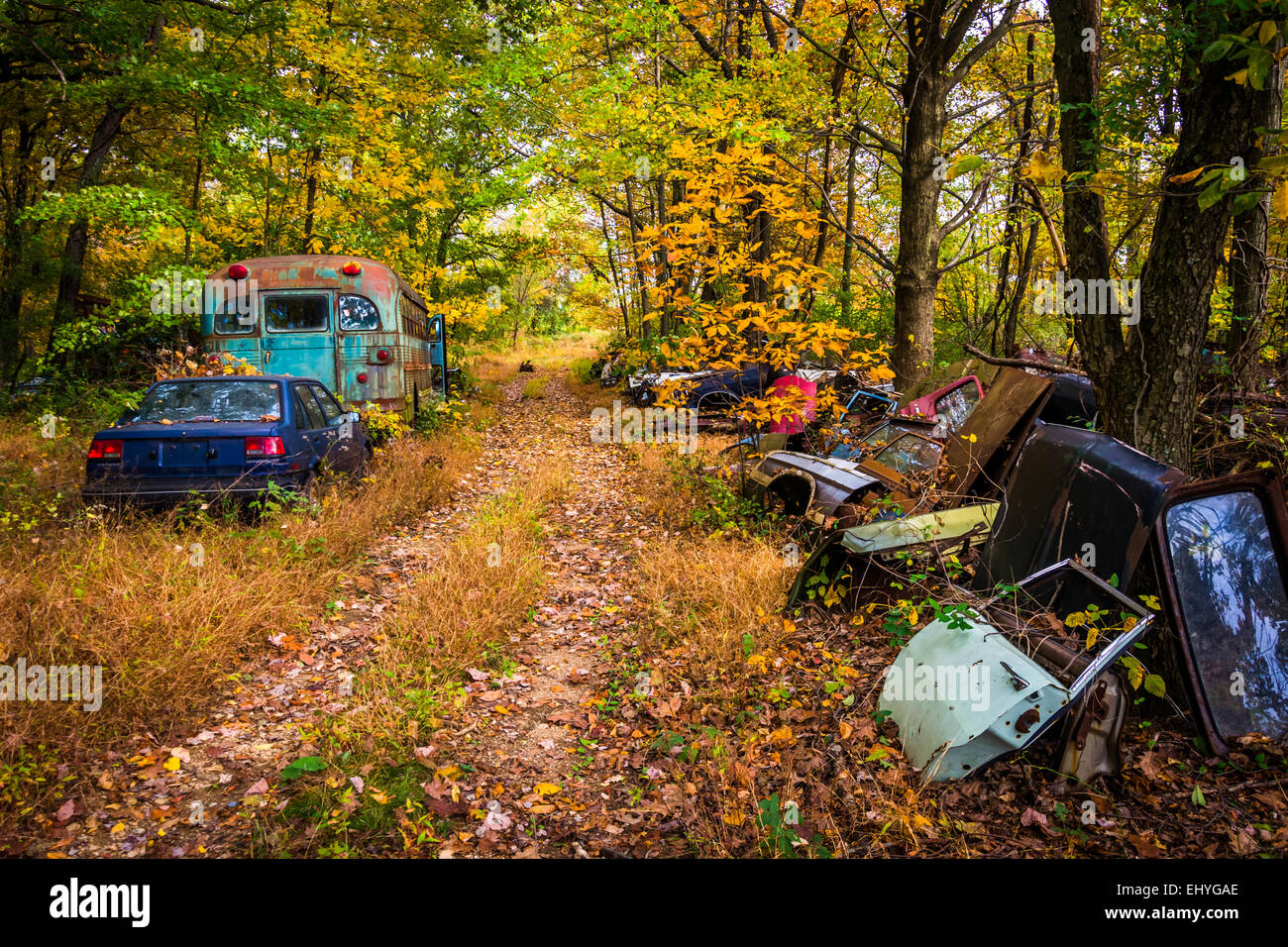 Junkyard car hi-res stock photography and images - Alamy