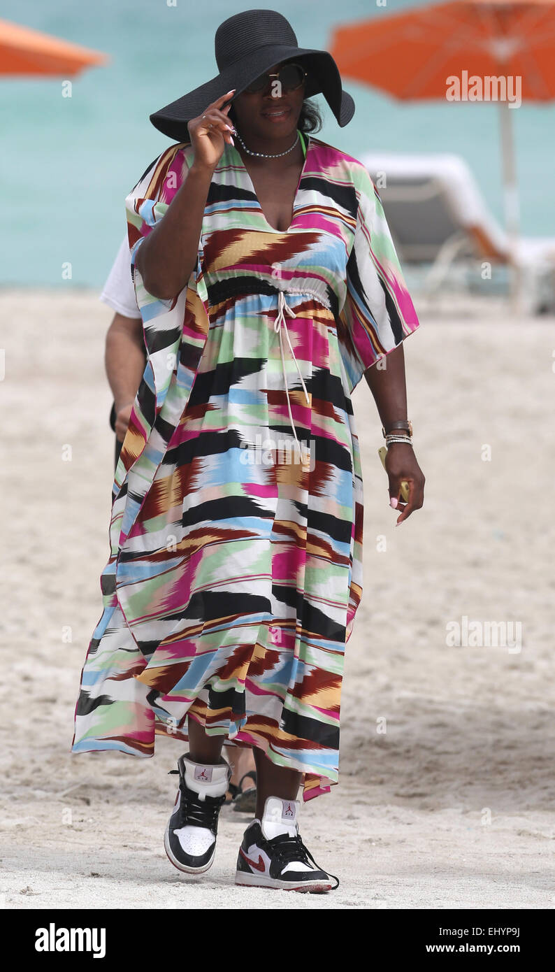 Eva Longoria and boyfriend Jose Antonio Baston relax on Miami Beach with friend Serena Williams  Featuring: Serena Williams Where: Miami Beach, Florida, United States When: 12 Sep 2014 Stock Photo