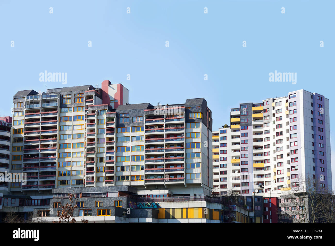 Concrete housing estate hi-res stock photography and images - Alamy