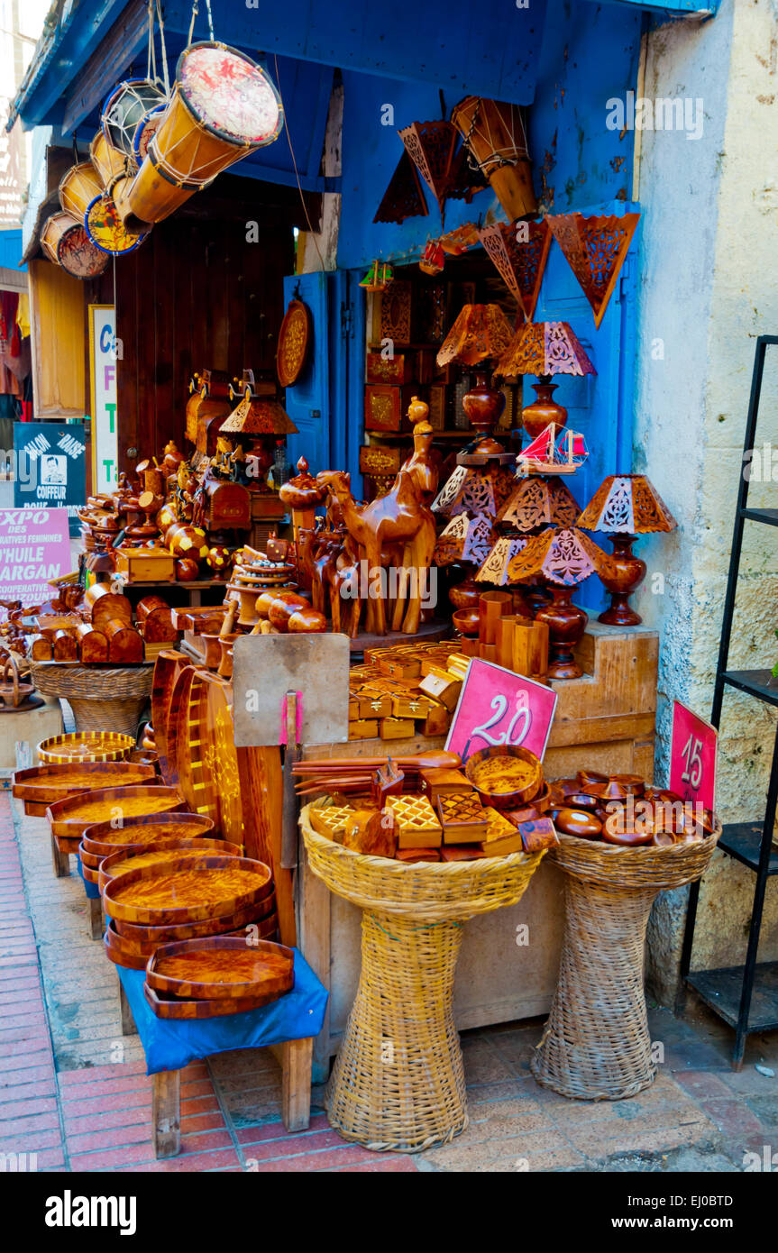 Shop selling products made of wood, Mellah, Jewish quarter, Essaouira, Atlantic coast, Morocco, northern Africa Stock Photo