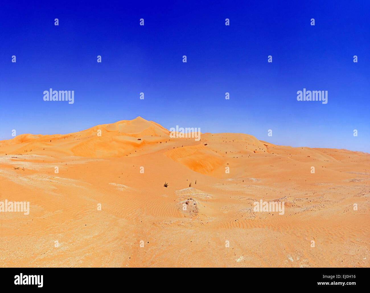 Asia, United Arab Emirates, UAE, Abu Dhabi, Arada, Liwa, Arada Road, desert, sand dunes, mountains, sand, desert, panorama, scene Stock Photo