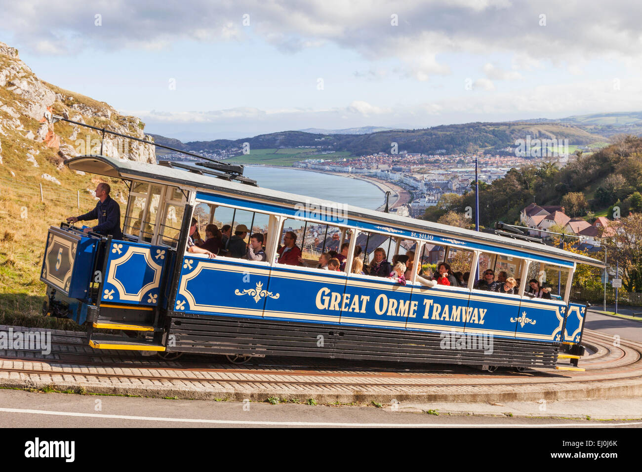 tram-trams-wales-hi-res-stock-photography-and-images-alamy