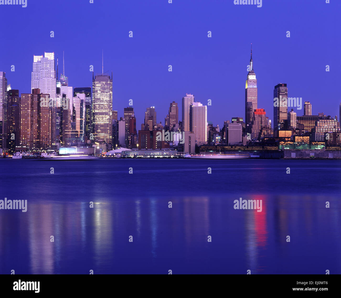 MIDTOWN SKYLINE HUDSON RIVER MANHATTAN NEW YORK CITY USA Stock Photo ...