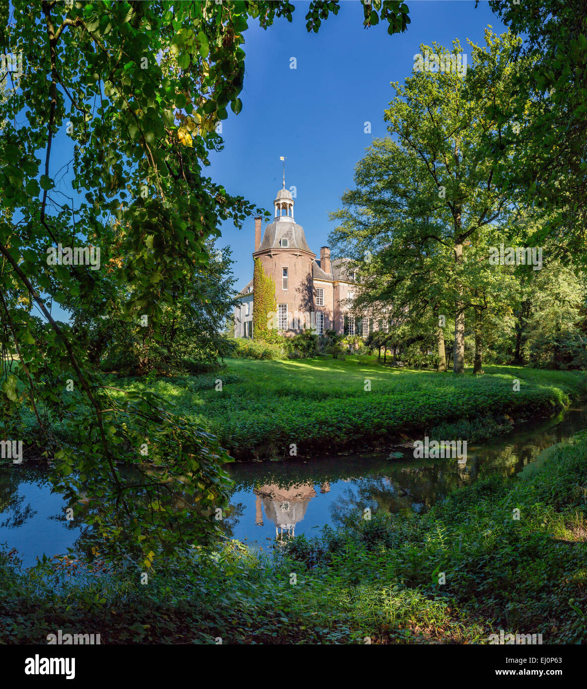Netherlands, Holland, Europe, Vorden, Gelderland, castle, water, trees, summer, Hackfort, Stock Photo