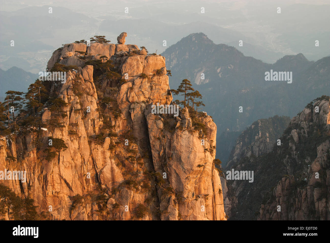 The Monkey Rock, Huangshan,(the Yellow Mountain) National Park, China Stock Photo