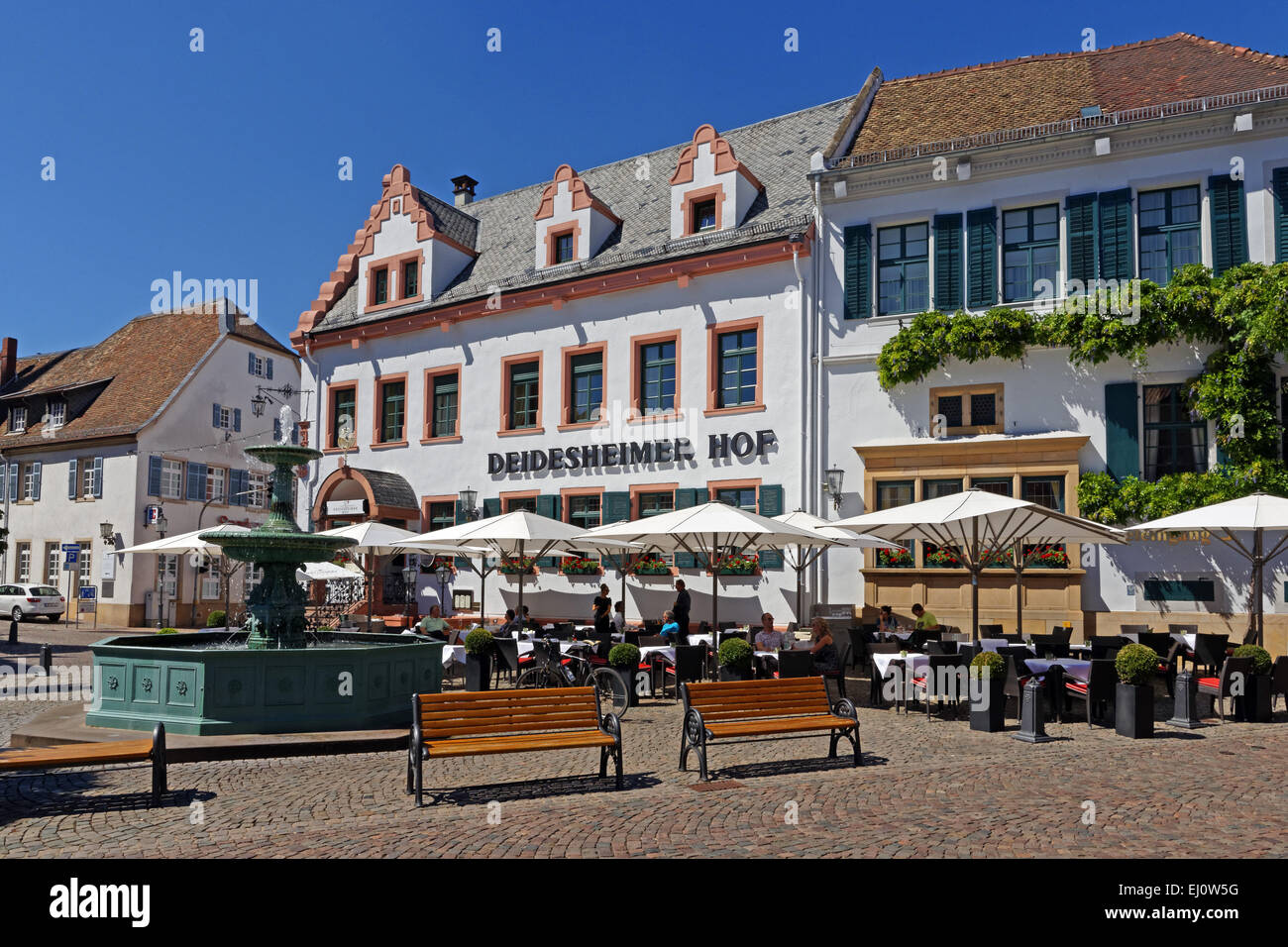 Europe, Germany, Europe, Rhineland-Palatinate, Deidesheim, marketplace, Andreas's well, Deidesheimer Hof, hotel, restaurant, arch Stock Photo