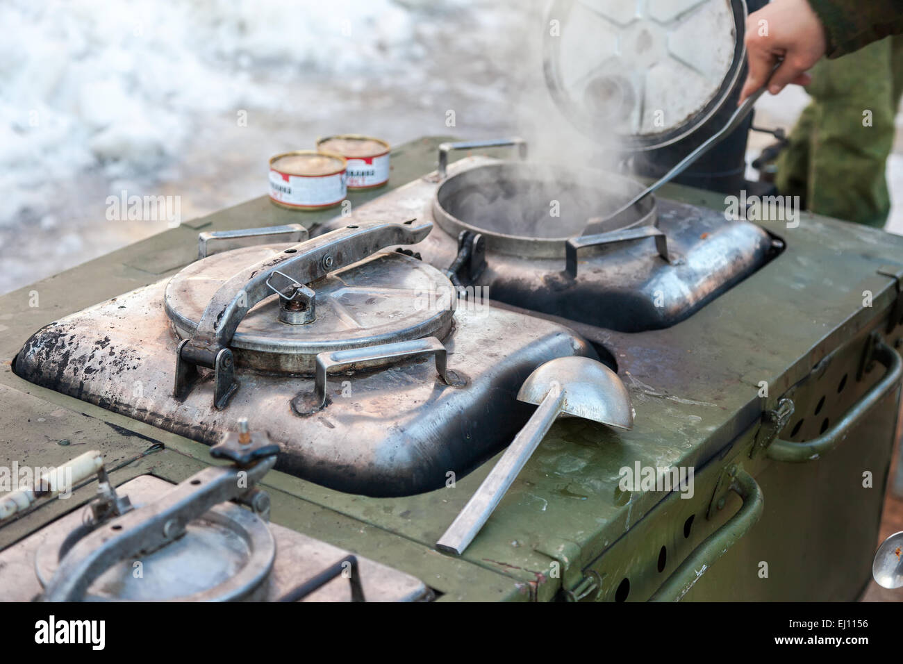 Army Field Kitchen High Resolution Stock Photography and Images Alamy