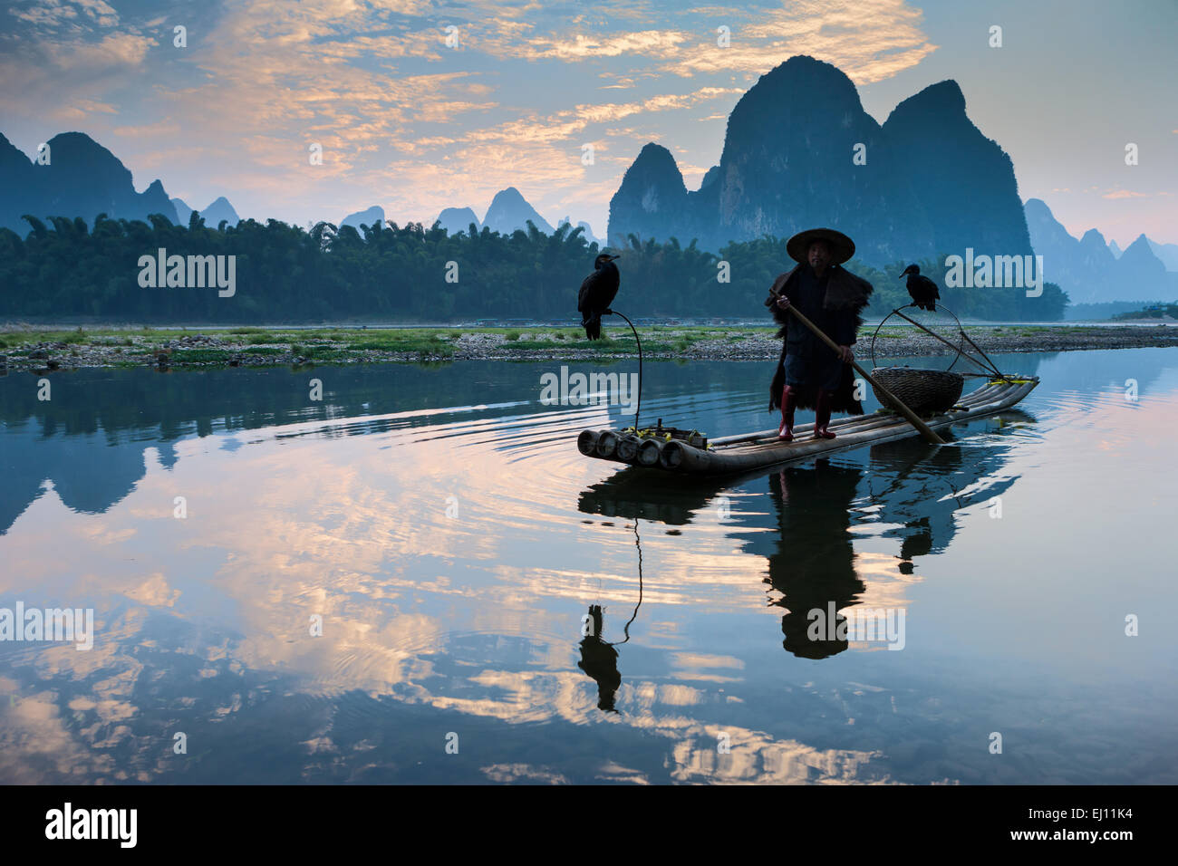 Li River, China, Asia, region, Guangxi, river, flow, mountains, karst, scenery, cormoran, fisherman, bamboo raft, raft, cormorant Stock Photo