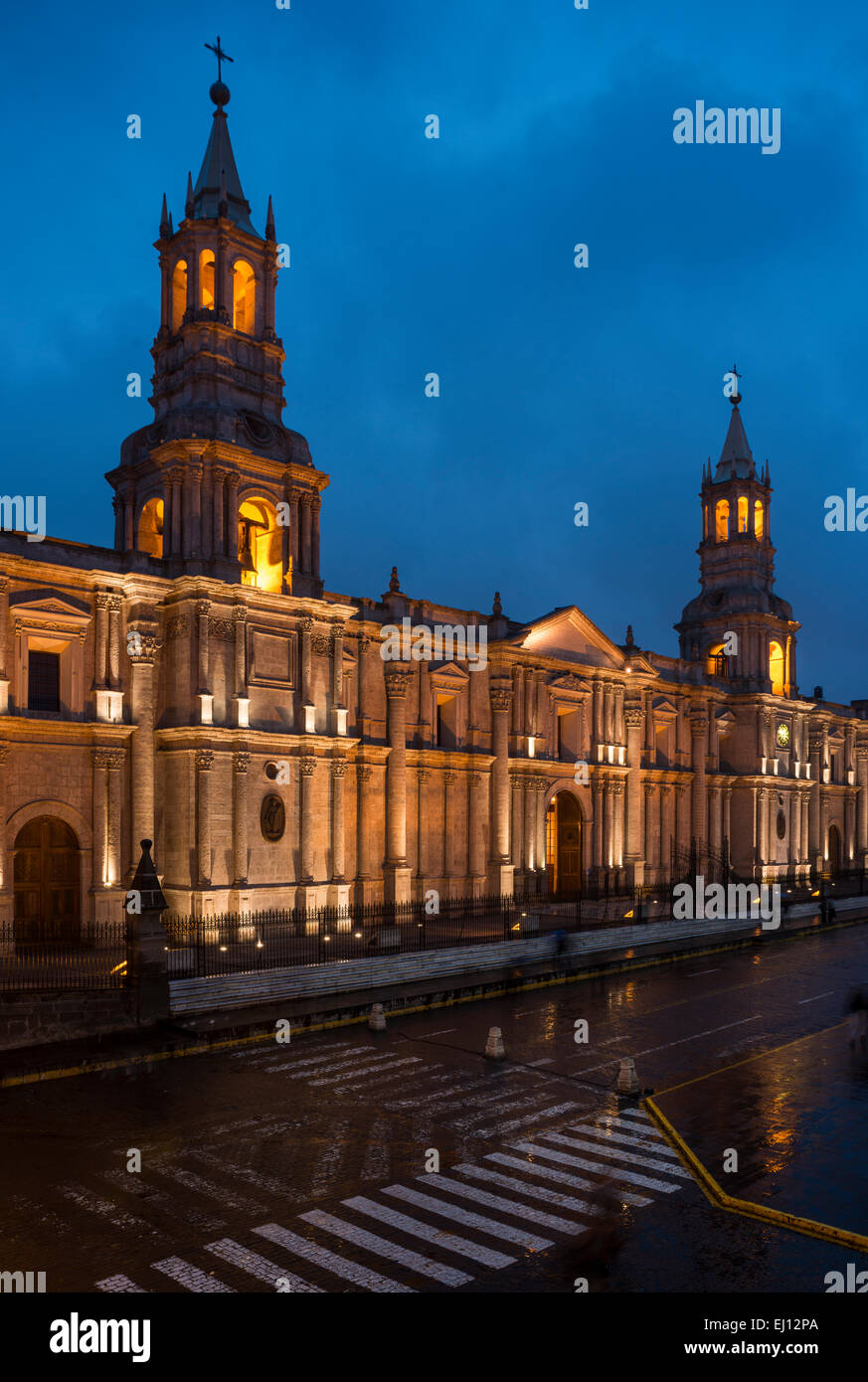 La Catedral at night, Plaza de Armas, Arequipa, Peru Stock Photo