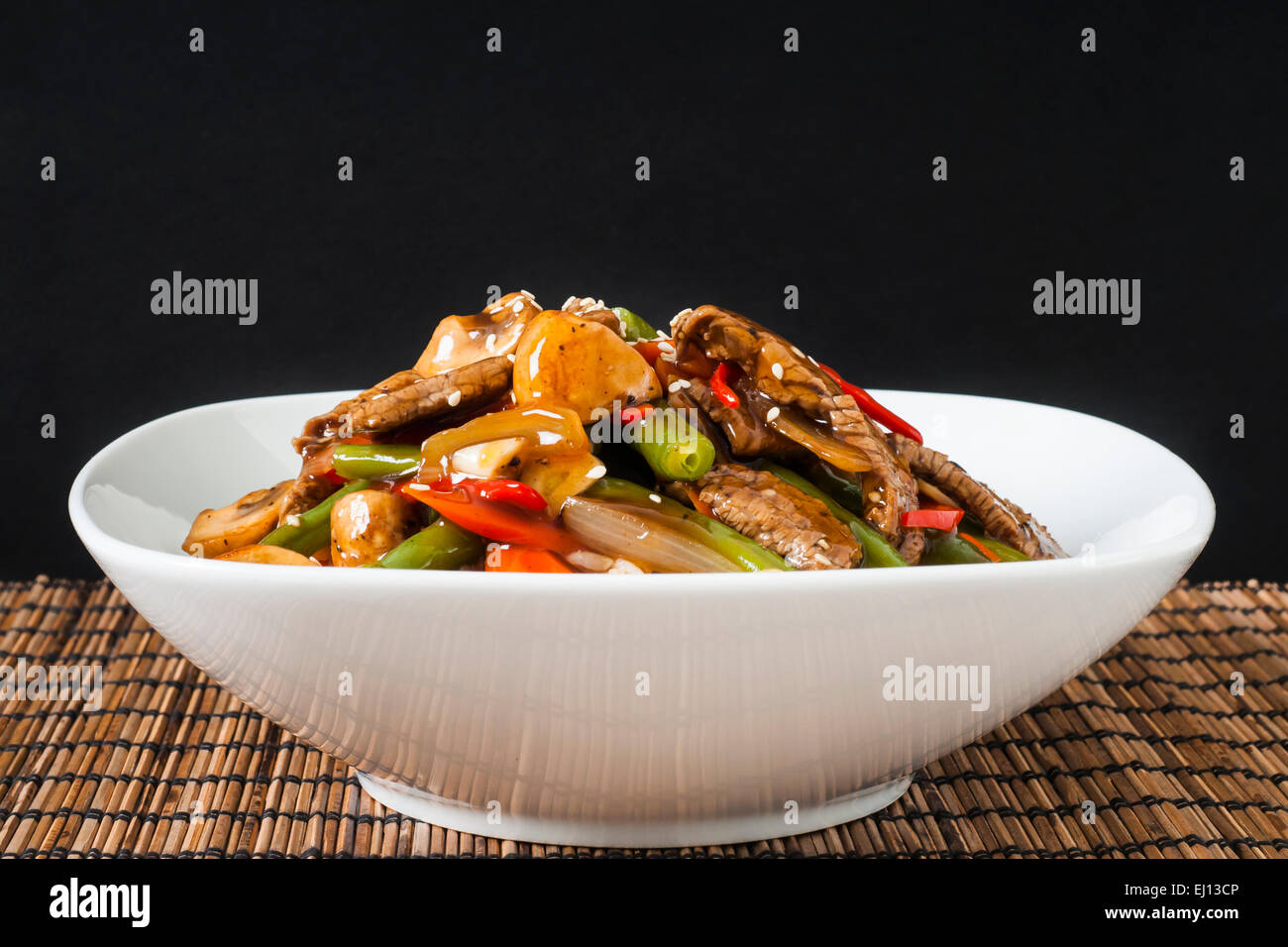 Asian styled beef, green bean, red pepper, mushroom and carrots stir