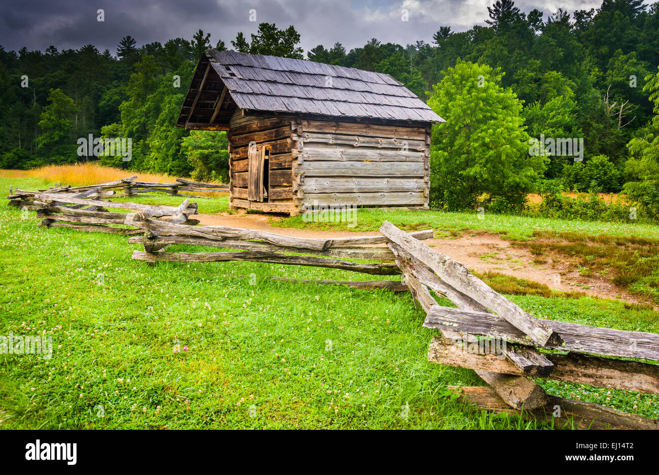 Fence And Old Log Cabin At Cade S Cove Great Smoky Mountains