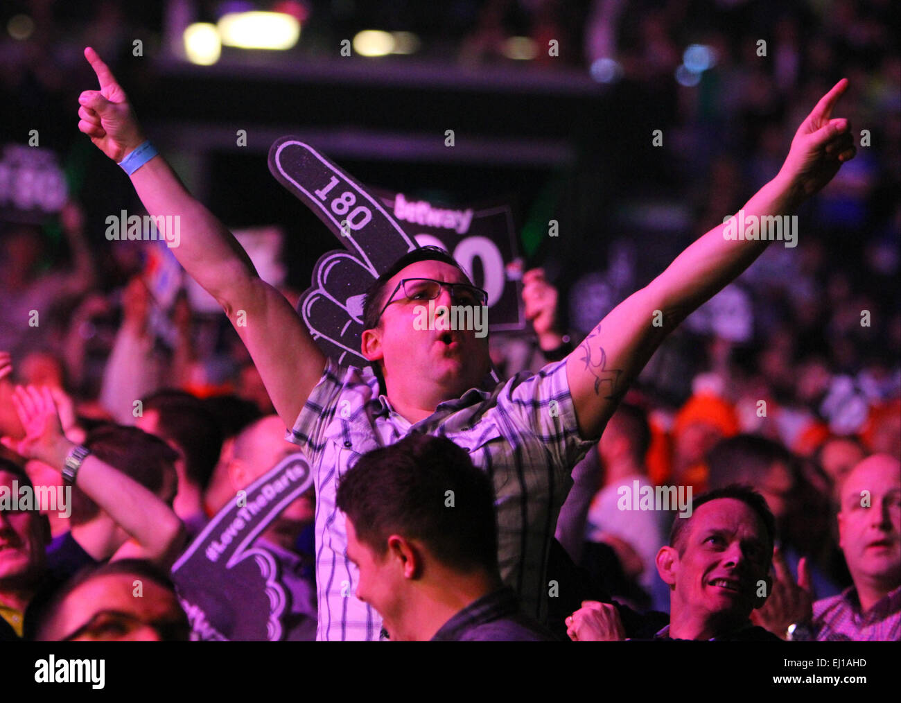 Pdc darts players hires stock photography and images Alamy