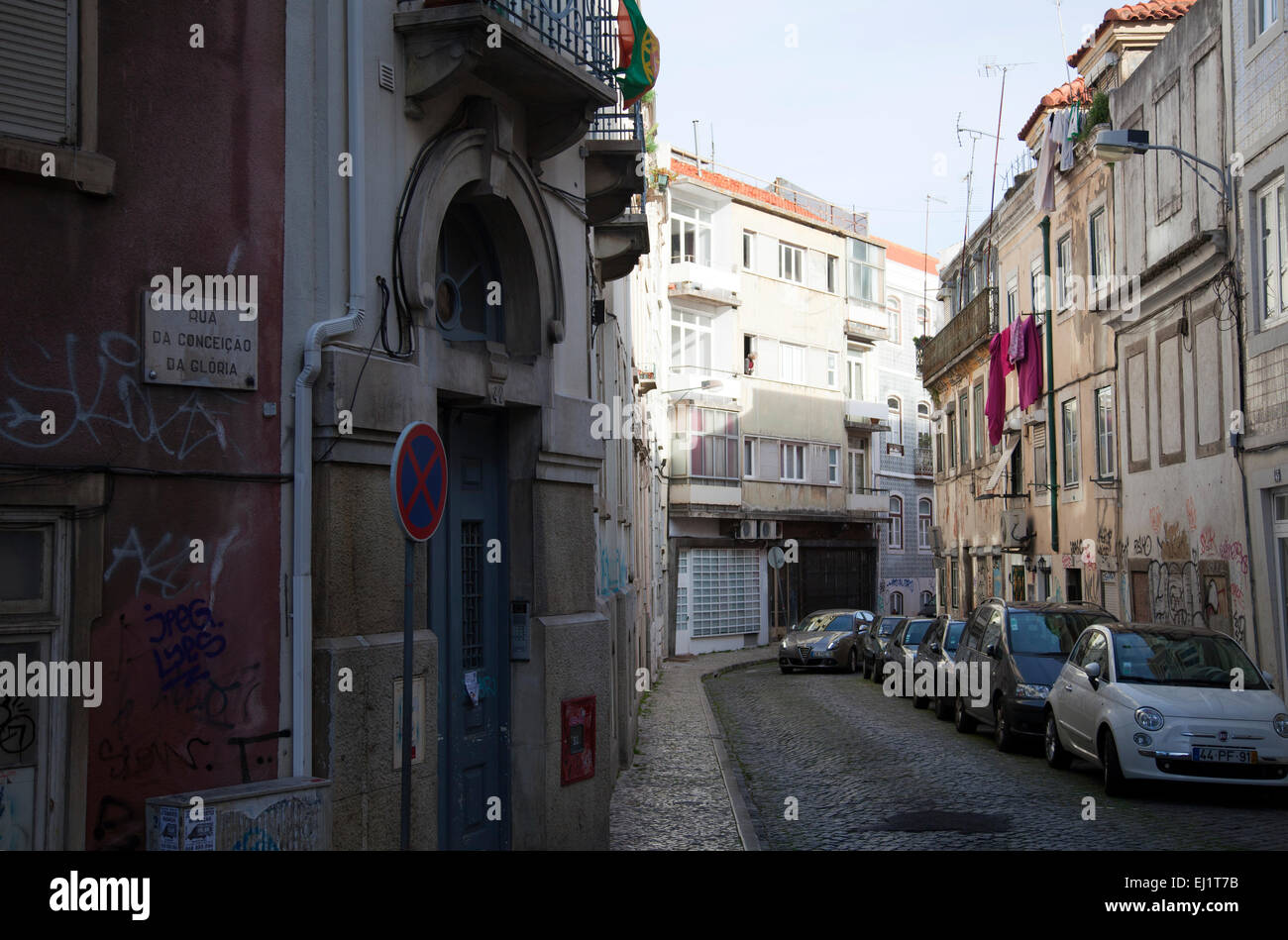 Lisbon side street hi-res stock photography and images - Alamy