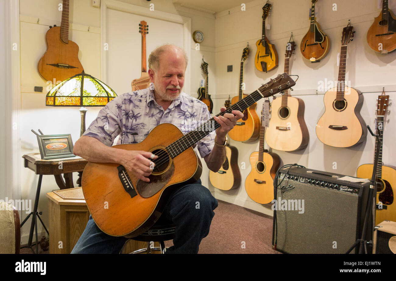Stan Jay president of Mandolin Brothers in Staten Island NYC Stock
