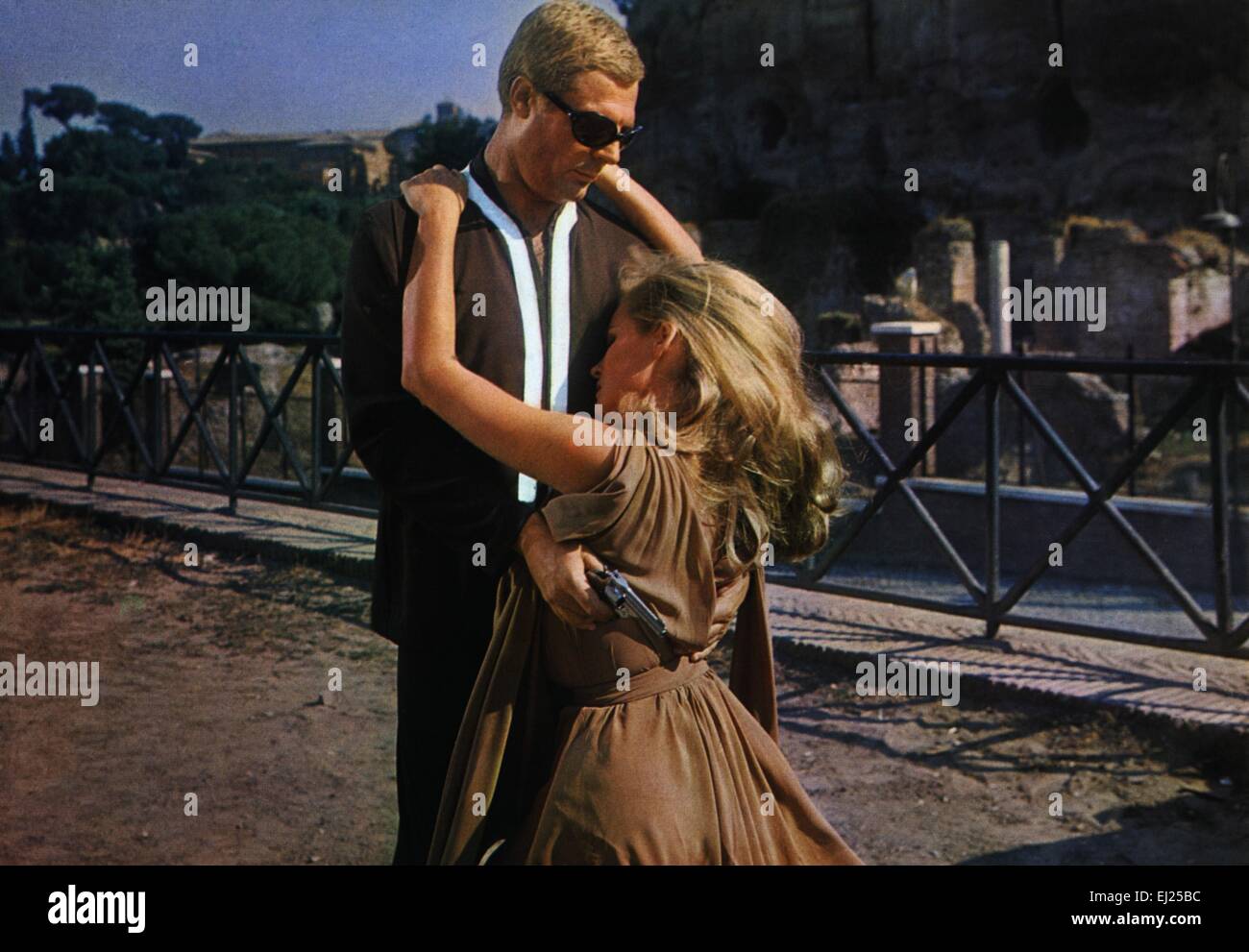 La Decima vittima The Tenth Victim Year : 1965 Italy Director : Elio Petri Marcello Mastroianni, Ursula Andress Stock Photo
