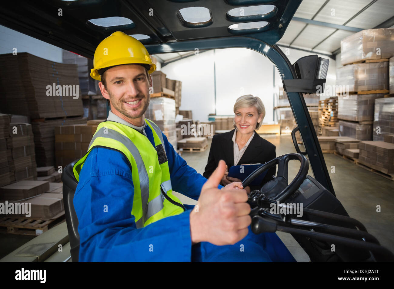 Водитель погрузчика погрузчика. Вахты свежие вакансии водителя погрузчика. Водитель-машинист вахта. Водитель погрузчика грузчик. Вахты свежие вакансии водителя погрузчика.