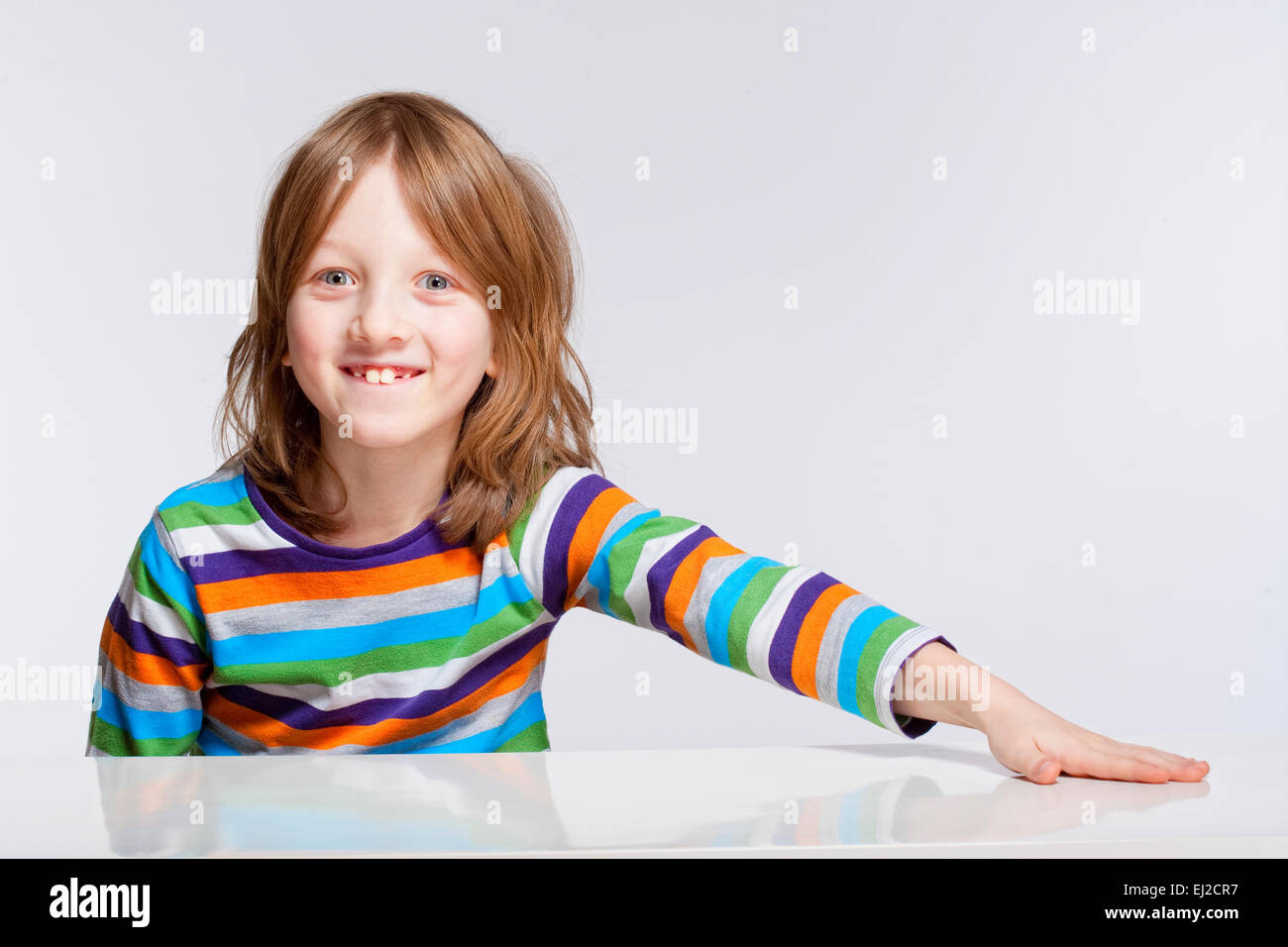 Smiling face boy hi-res stock photography and images - Alamy