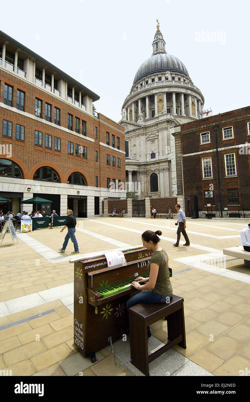 The Play Me I'm Yours scheme by artist Luke Jerram put free to use pianos all over the City of London. Stock Photo