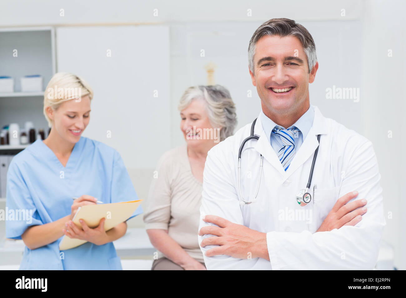 красивые мужчины в белом халате доктора. мужа не стоит врача. мужа не стоит врача. фотографии врачей. мужа не стоит врача.