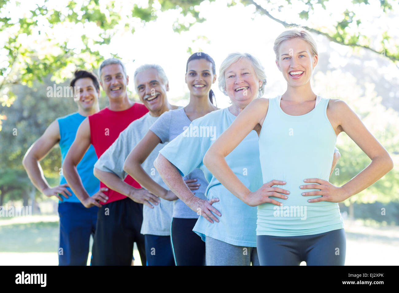 Group smiling hi-res stock photography and images - Alamy