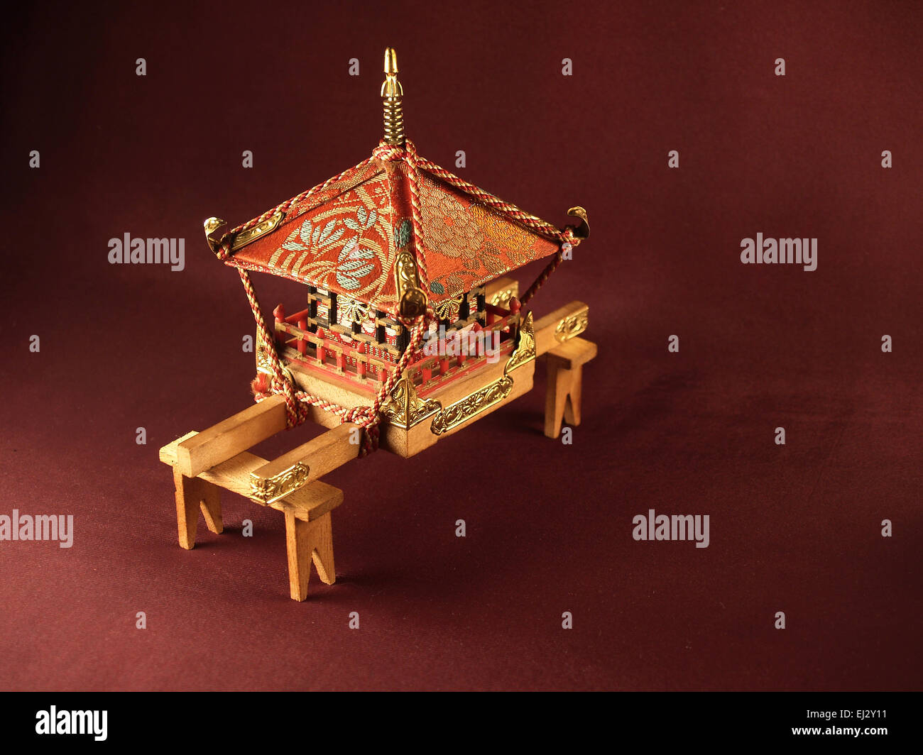 Japanese palanquin hires stock photography and images Alamy
