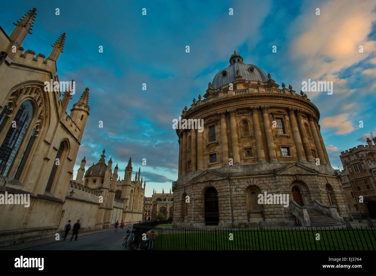 Setting sunlight on Radcliffe Camera and the buildings of Oxford, Oxfordshire, England Stock Photo